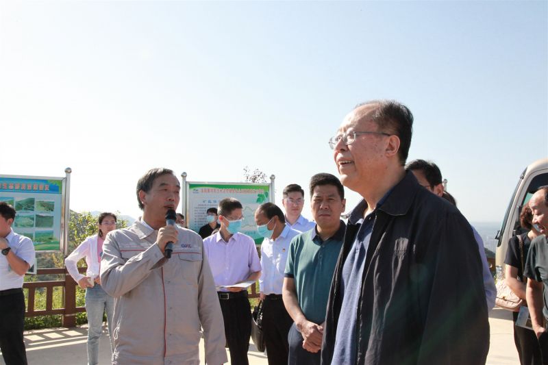 
				   
					河南省人大常委會黨組副書記、副主任馬懿一行到洛陽黃河同力調(diào)研
				 